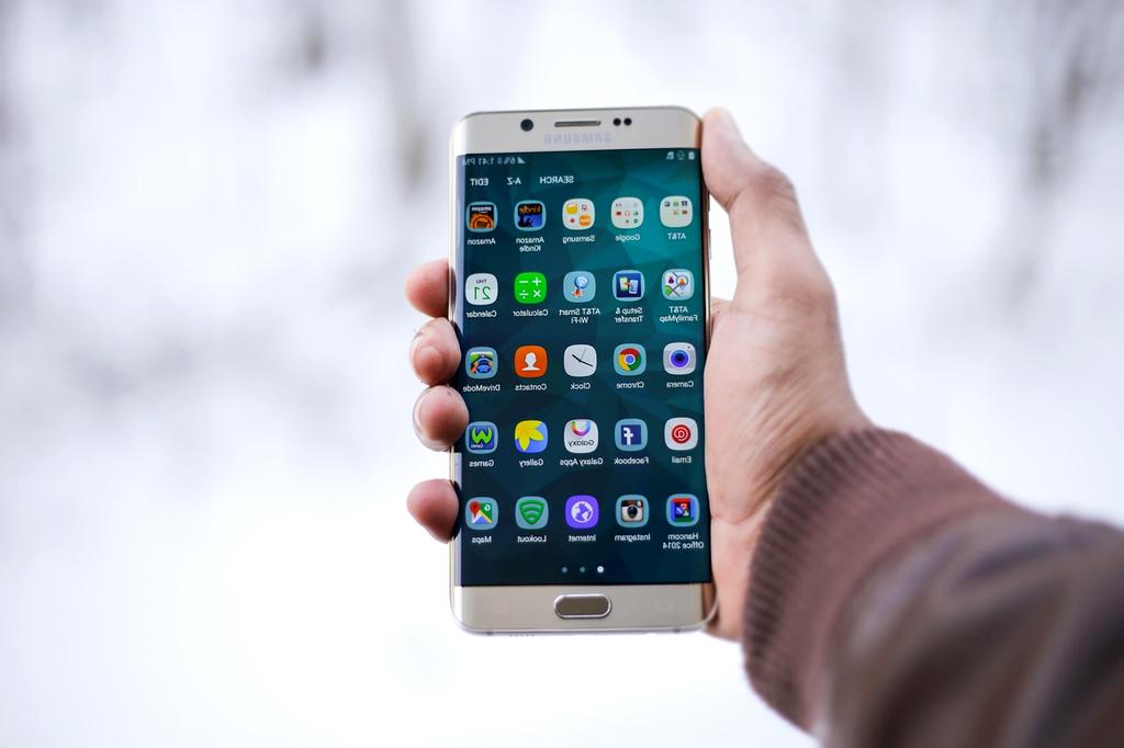 Design d'interface utilisateur minimaliste et moderne pour mobile
